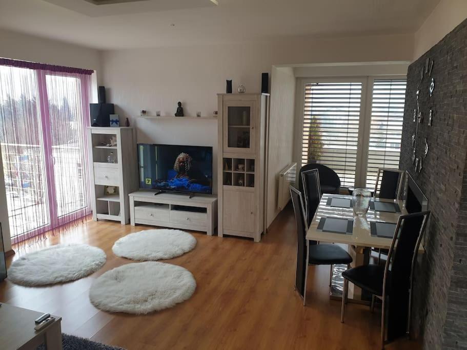 Mezonetovy Apartman V Centre Novej Dubnice Ilava Exteriér fotografie